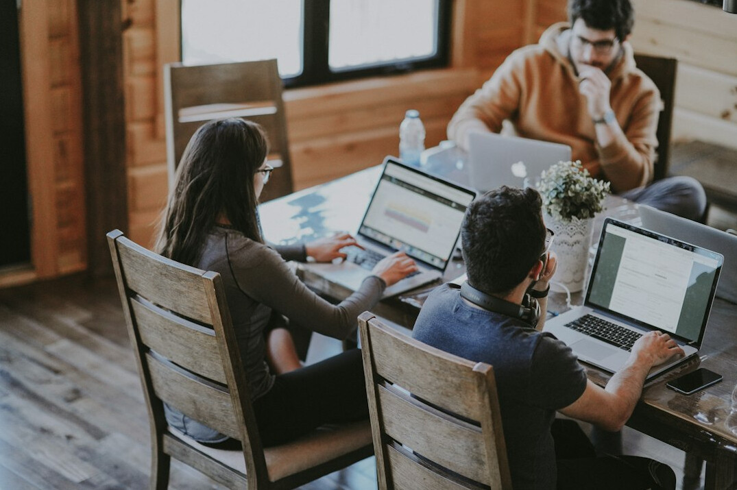 custom software development team